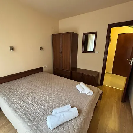 Cozy One Bedroom In Near Gondola With Wi Fi Διαμέρισμα